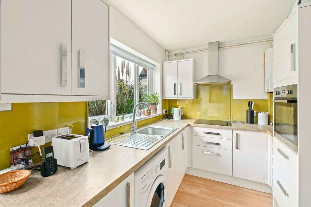 Property photo 3 of 11