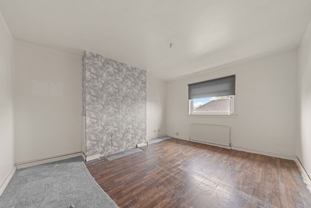 Property photo 2 of 27