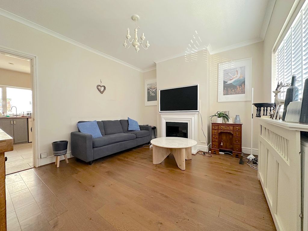 Property photo 3 of 17