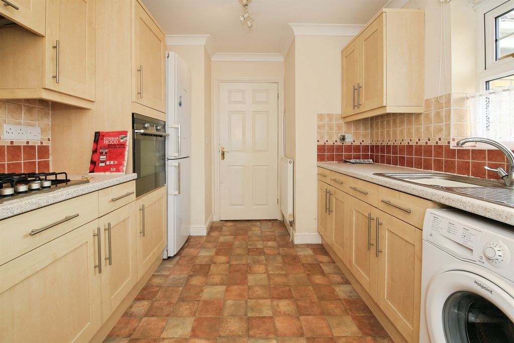 Property photo 3 of 11