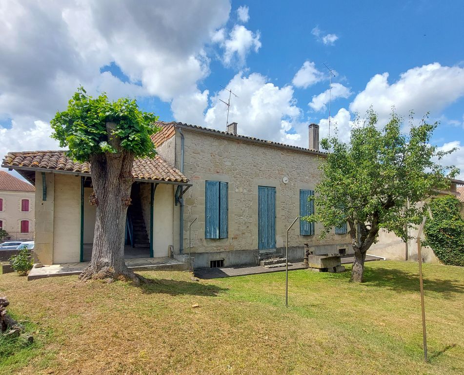 Property photo 1 of 17