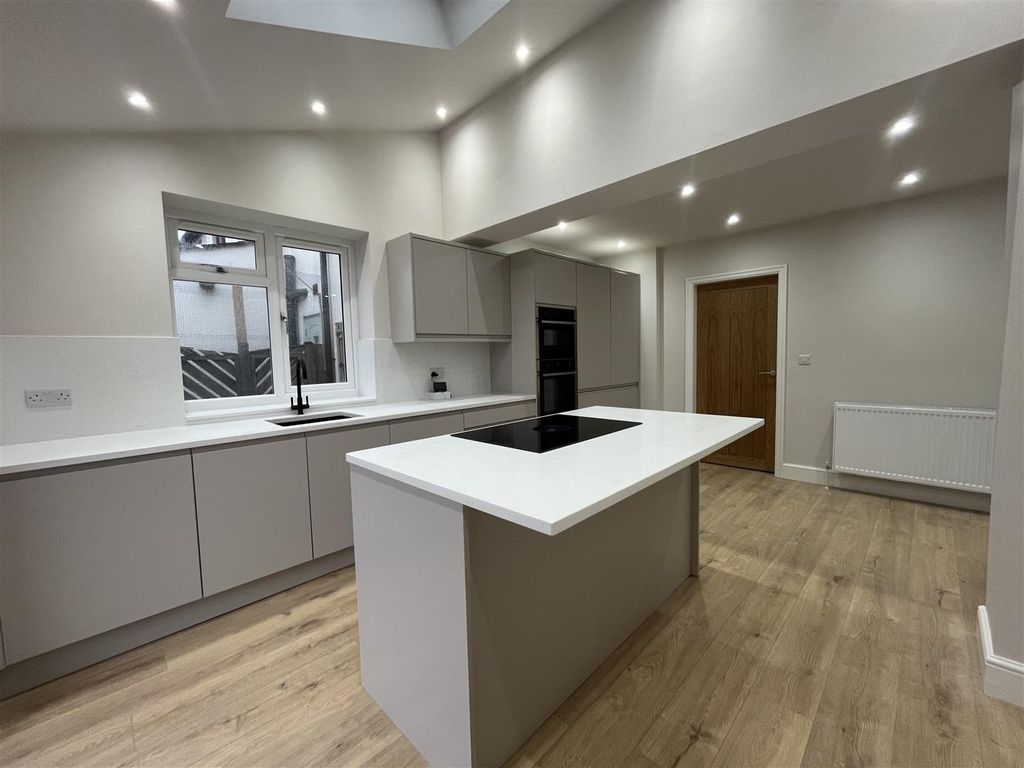 Property photo 2 of 17 Open Plan Kitchen Dining