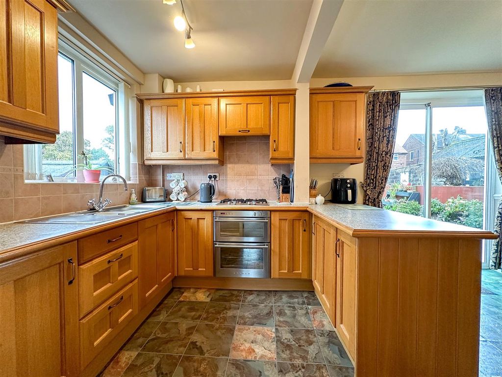 Property photo 3 of 32