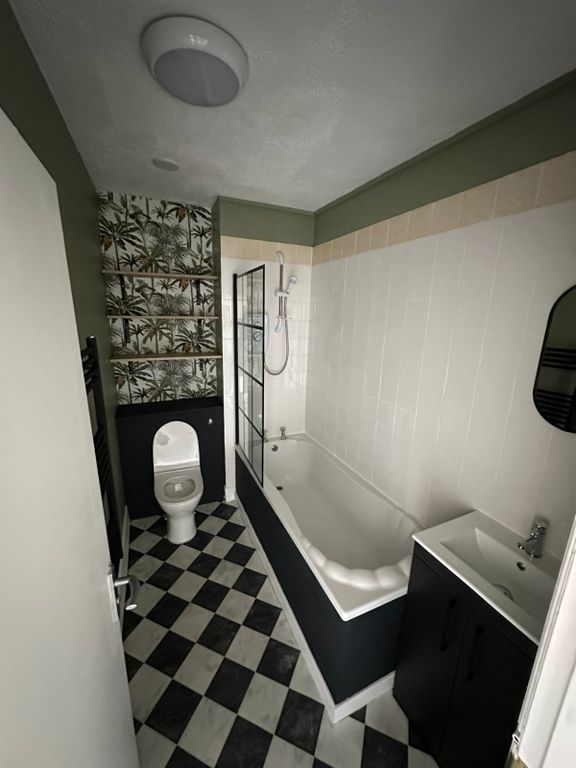 Property photo 3 of 7 Gallery