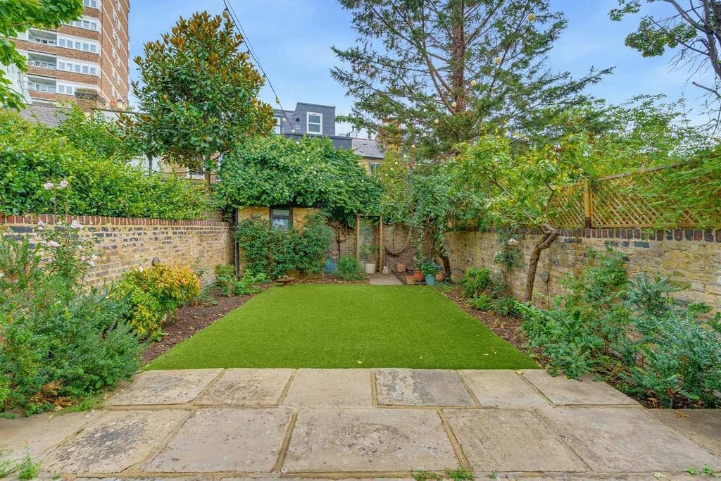 Property photo 2 of 21