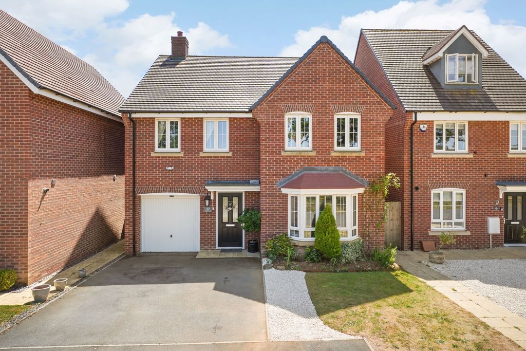 Property photo 1 of 32