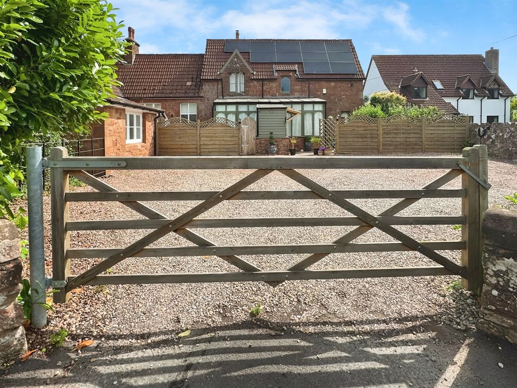 Property photo 2 of 21