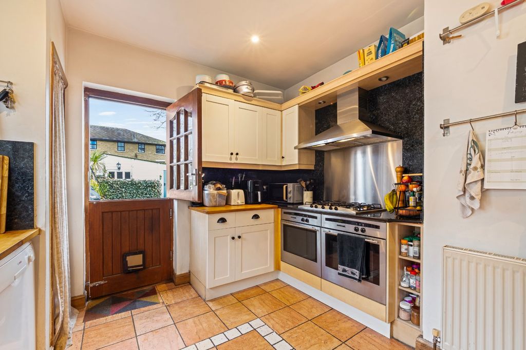 Property photo 3 of 28 Picture No. 16