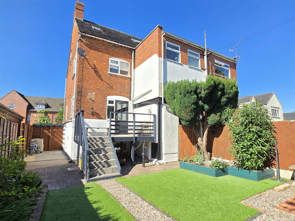 Property photo 3 of 36