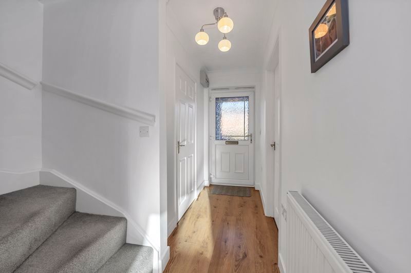 Property photo 2 of 19 Entrance Hall