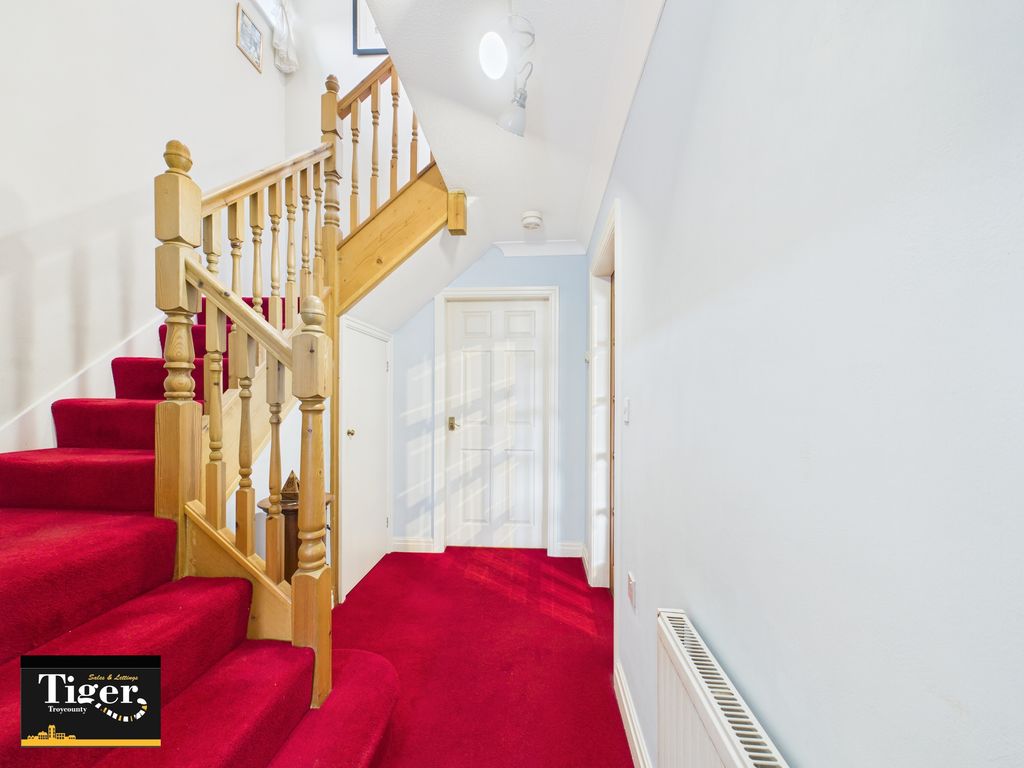 Property photo 2 of 27