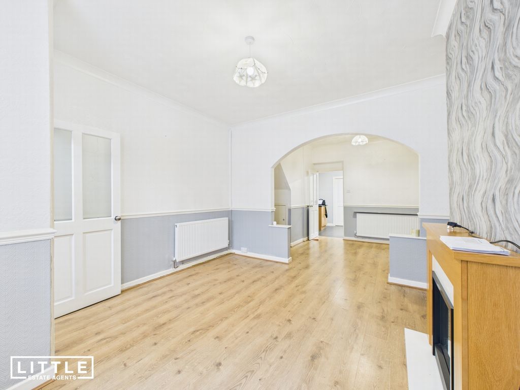 Property photo 3 of 15 Photo 10