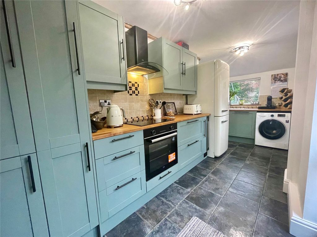 Property photo 3 of 22 Kitchen