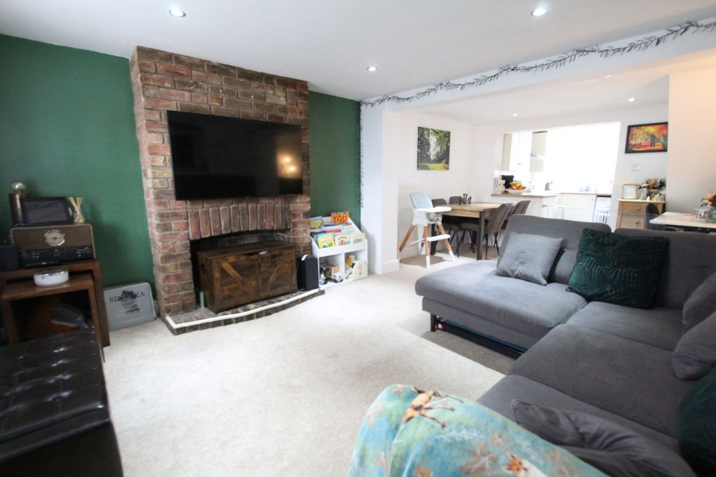 Property photo 3 of 13