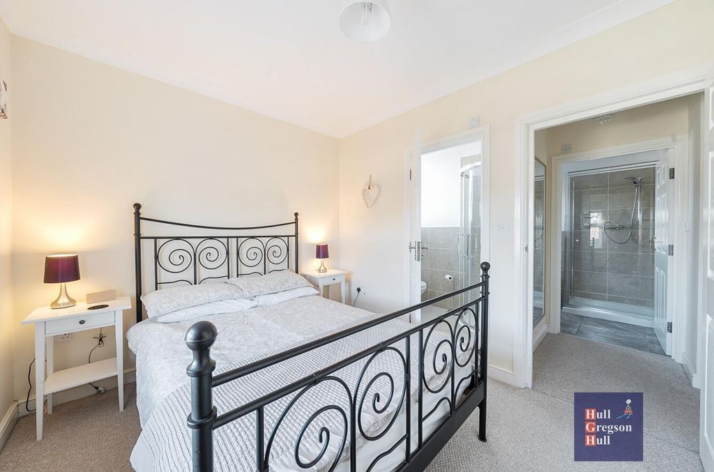 Property photo 3 of 13 F0B07697-c7Eb-4513-9A10-54d5F72F0Cb0.Jpg