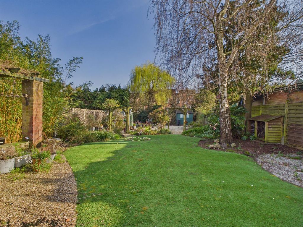 Property photo 3 of 29 Cam03972G0-Pr0294-Still002.Jpg