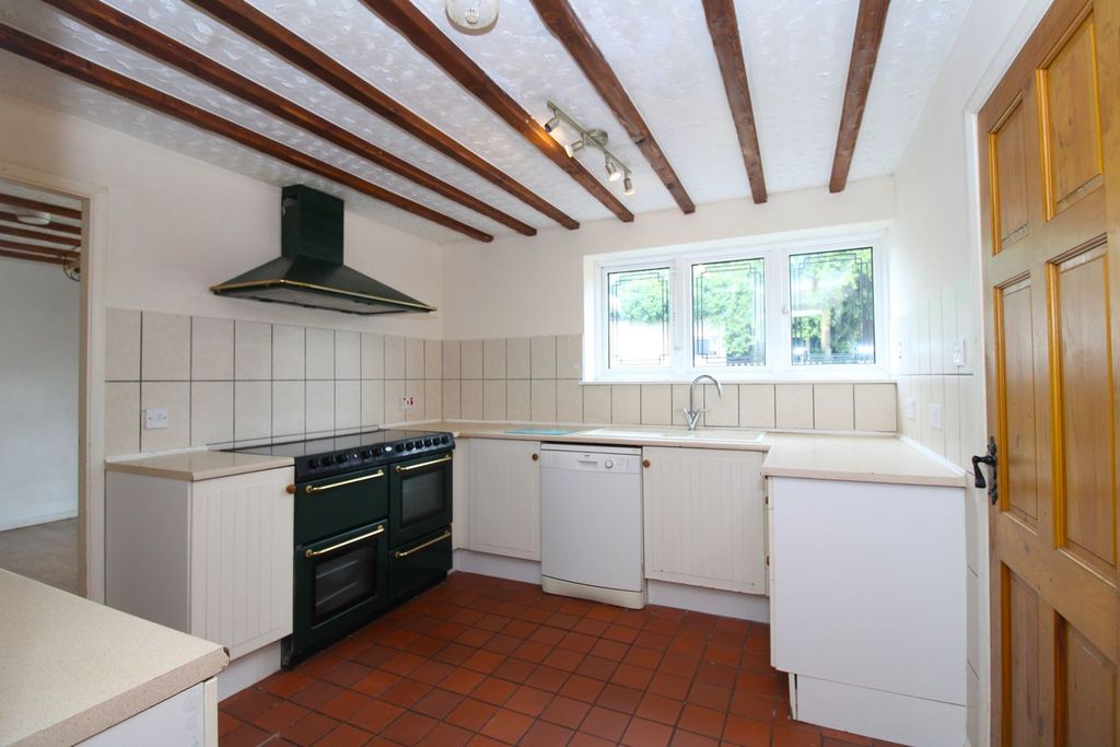 Property photo 3 of 17 Kitchen