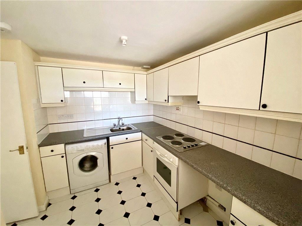Property photo 3 of 5 Kitchen