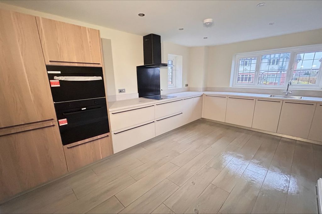 Property photo 2 of 13 Kitchen