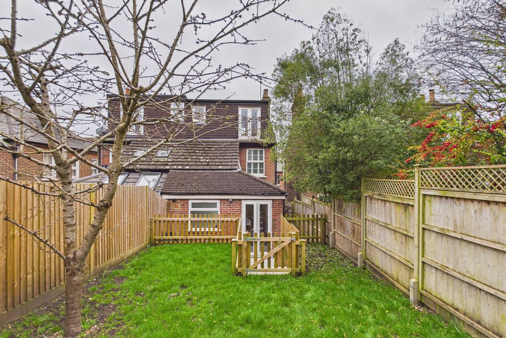 Property photo 2 of 28