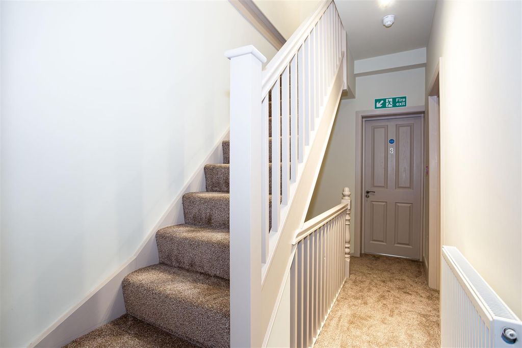 Property photo 3 of 9 26 Gordon Road-260040 (1).Jpg