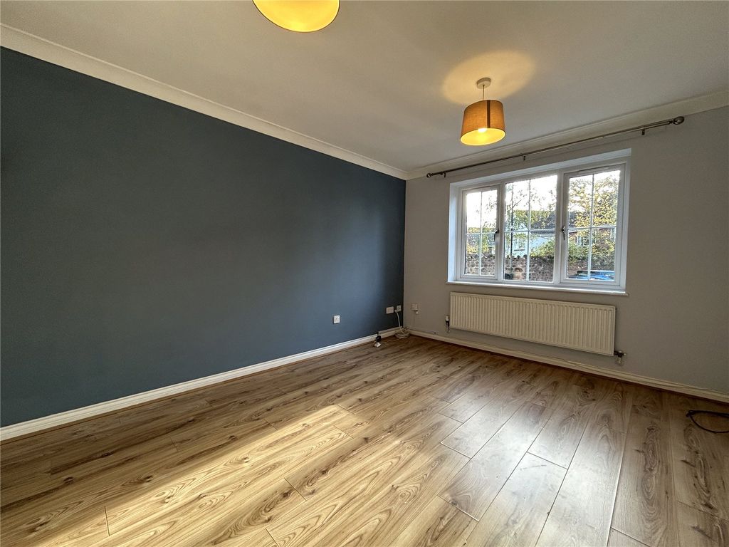 Property photo 2 of 10 Picture No. 02