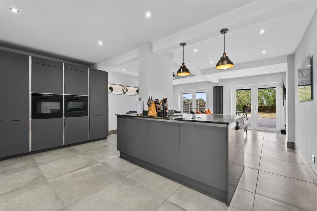 Property photo 3 of 27 192Bedfordroadweb_25.Jpg