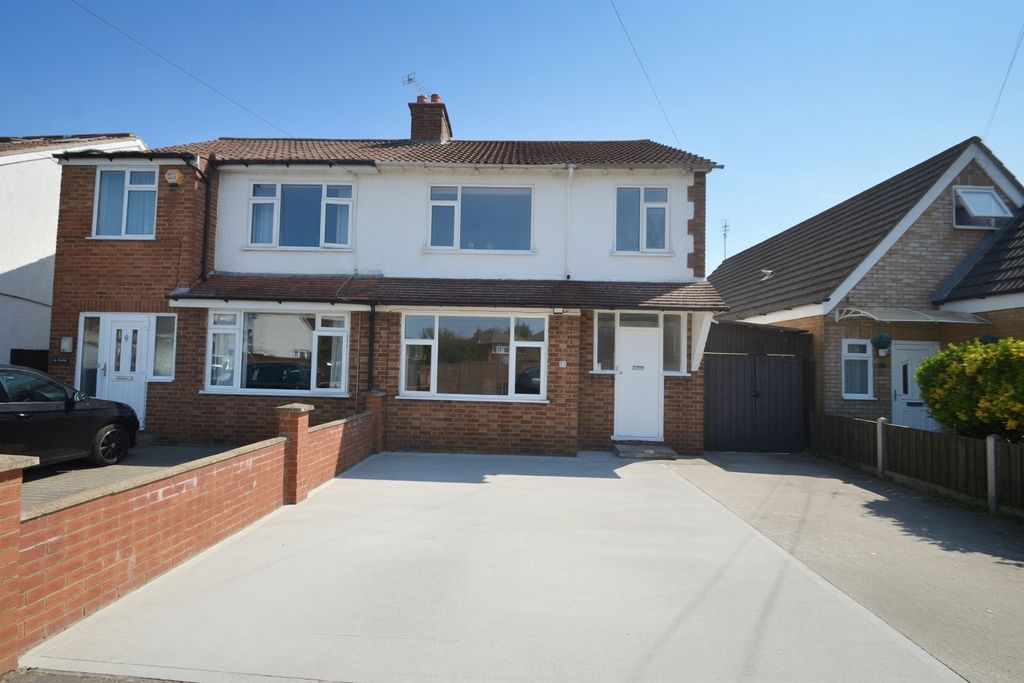 Property photo 1 of 8 38 Ashford Front