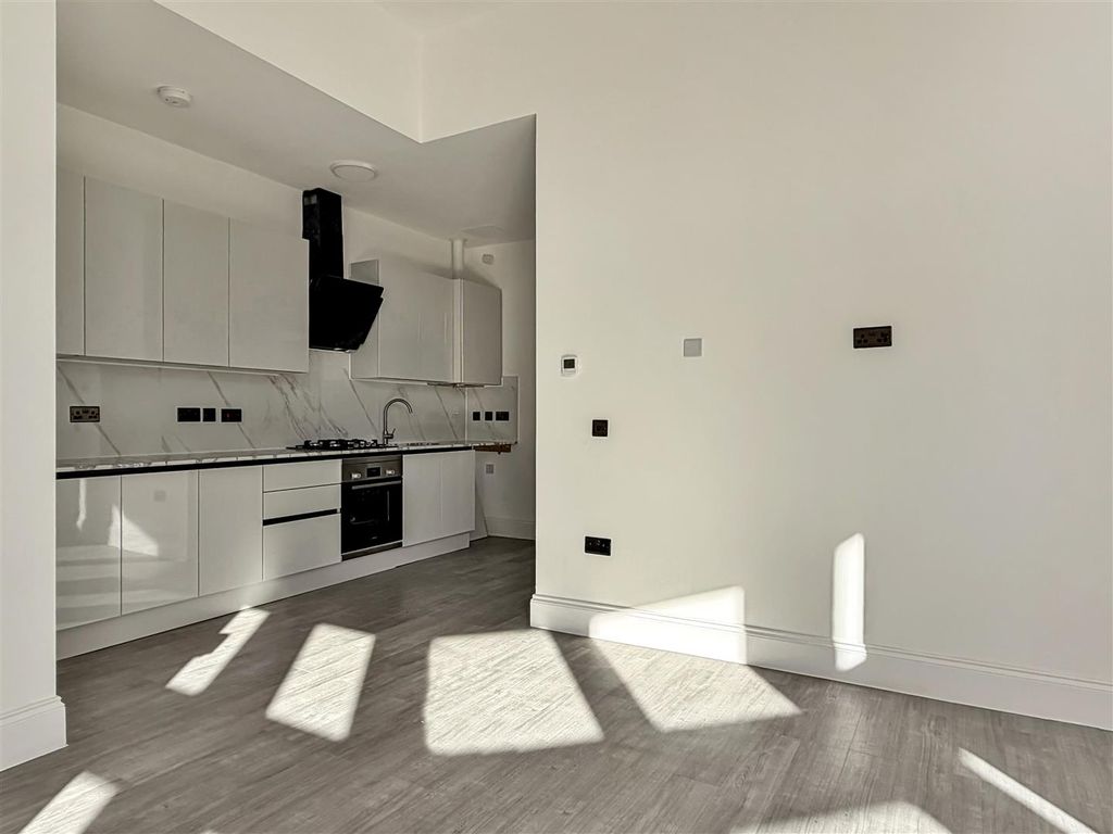 Property photo 3 of 8 Image00007.Jpeg