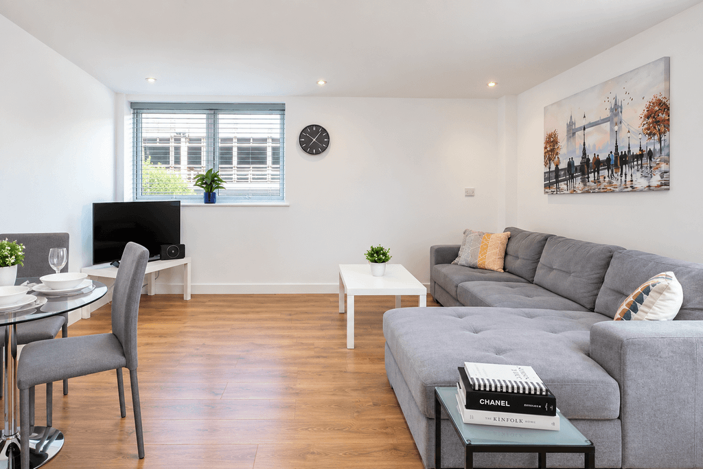 Property photo 2 of 7 4Fdfb4F8-4425-4ce7-B7c8-6074B3ce14d8
