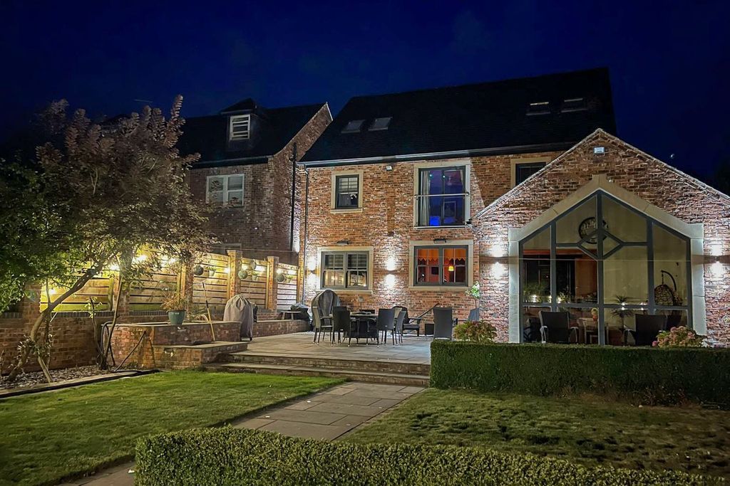 Property photo 1 of 61