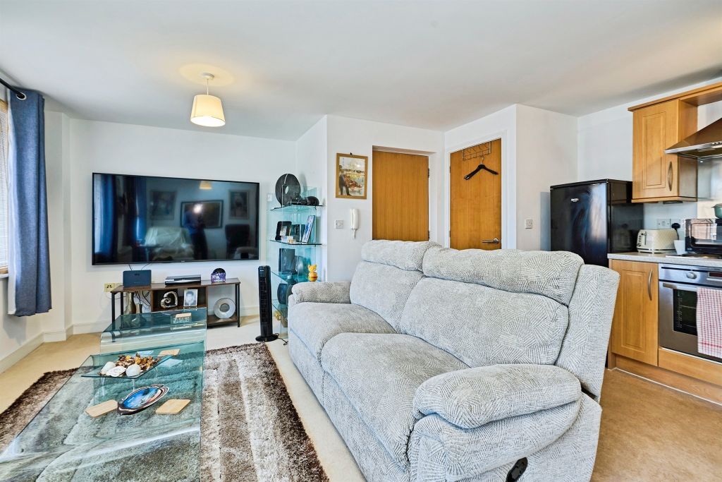 Property photo 3 of 14