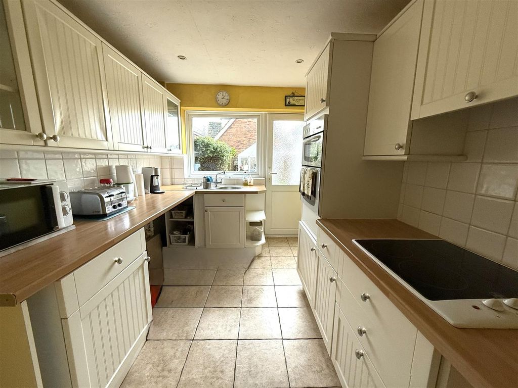 Property photo 3 of 19 20 Hawks Kitx.Jpeg