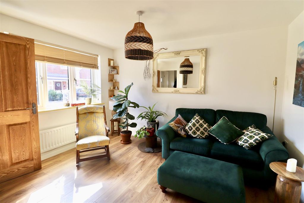Property photo 2 of 16