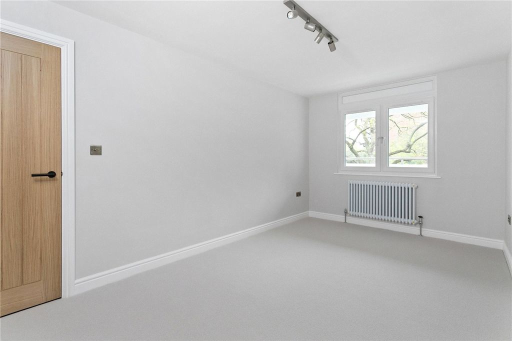 Property photo 2 of 10 Picture No. 08