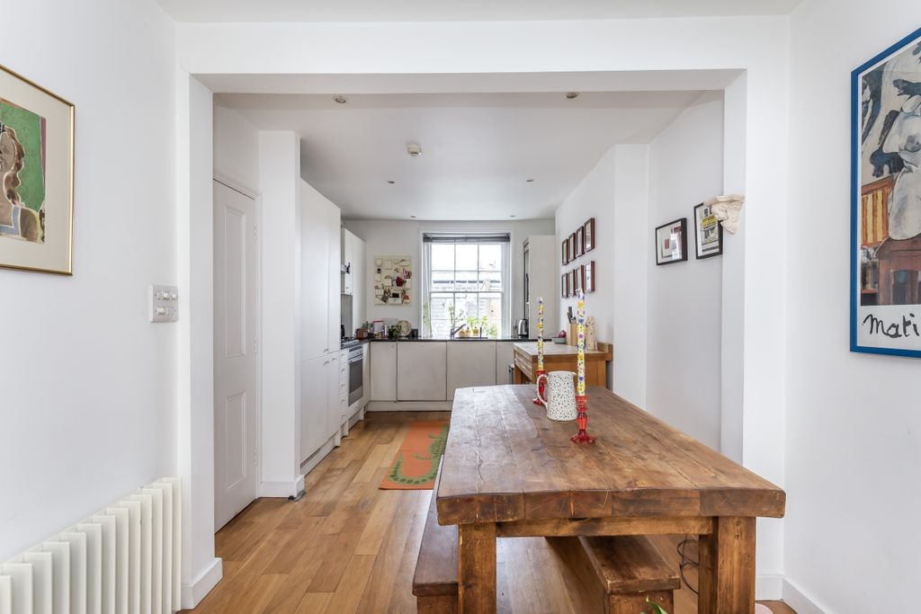 Property photo 3 of 12 Kitchen