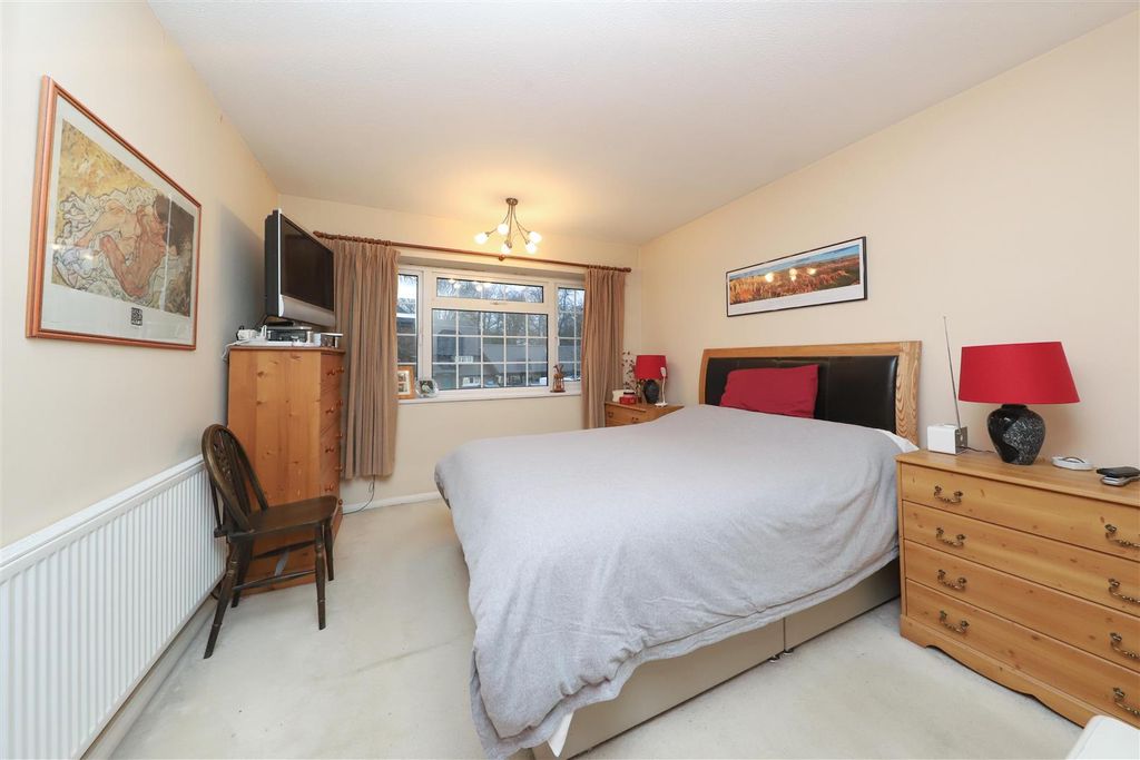 Property photo 3 of 12 Bedroom 1