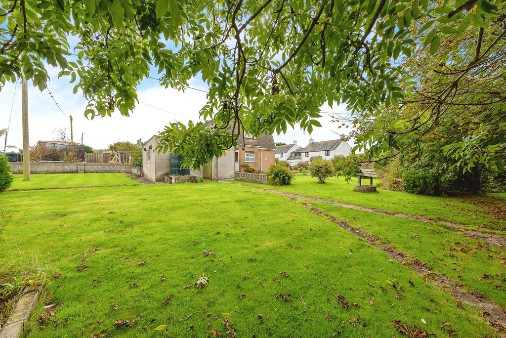 Property photo 2 of 17 Photo