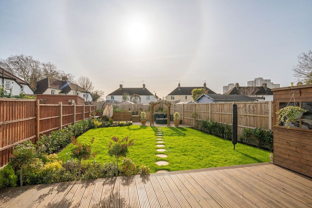 Property photo 2 of 8