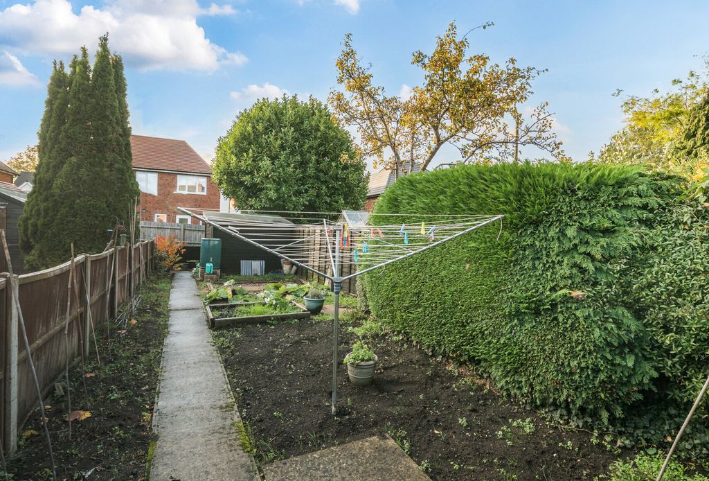 Property photo 2 of 20 1374166-20-6904De...