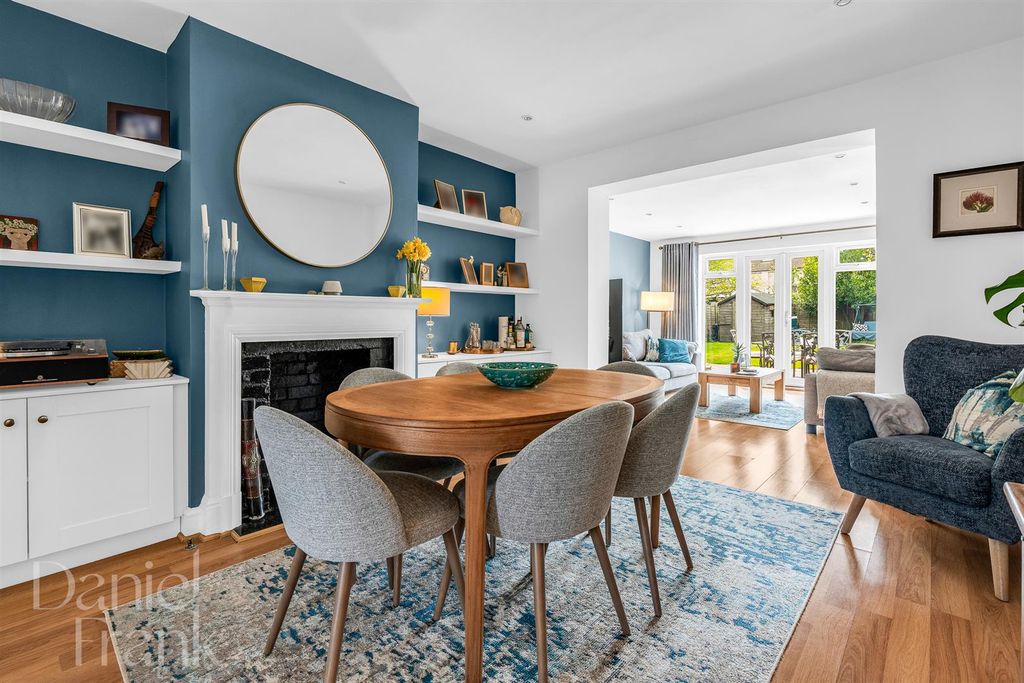 Property photo 2 of 36