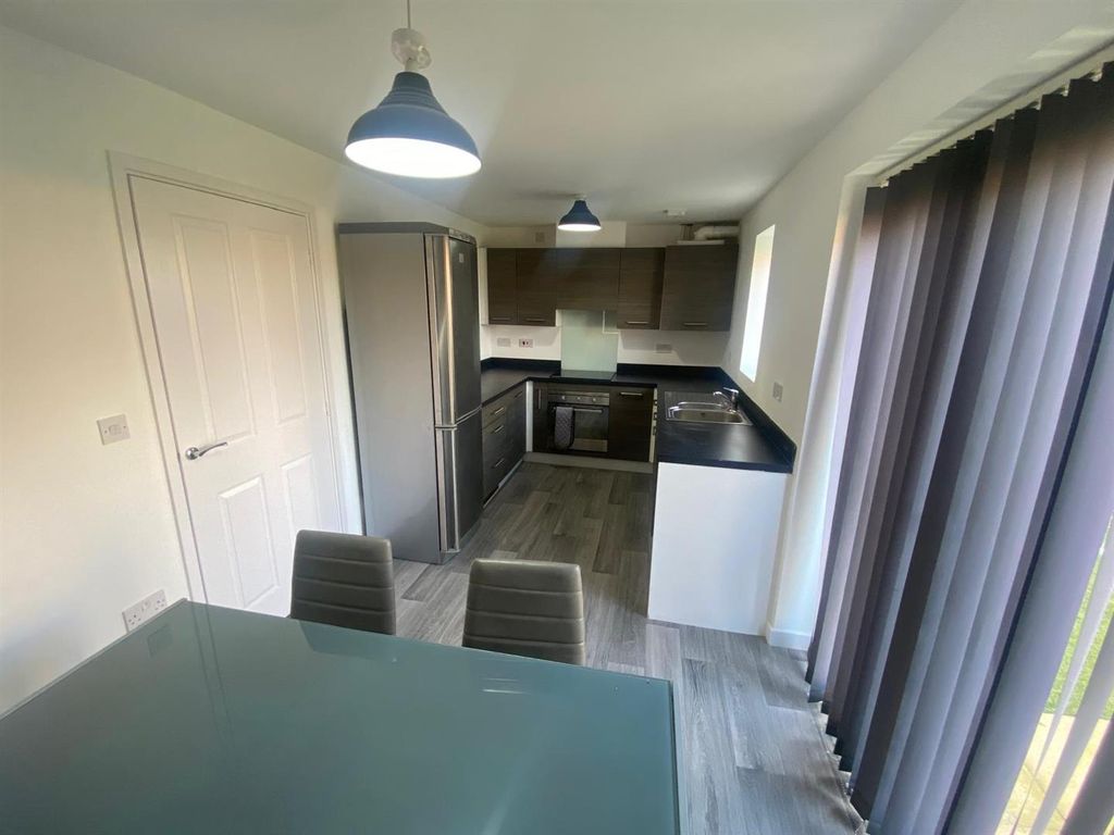 Property photo 2 of 19 Kitchen