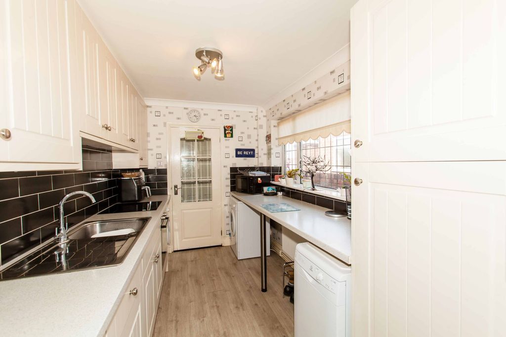 Property photo 2 of 24