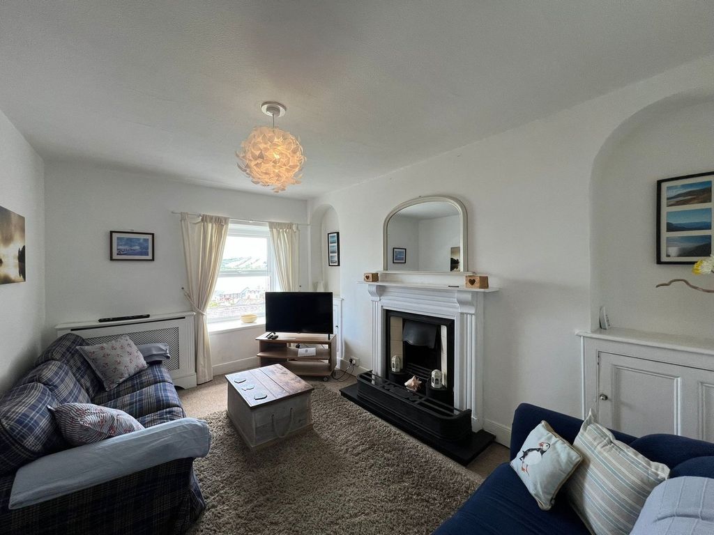 Property photo 3 of 31