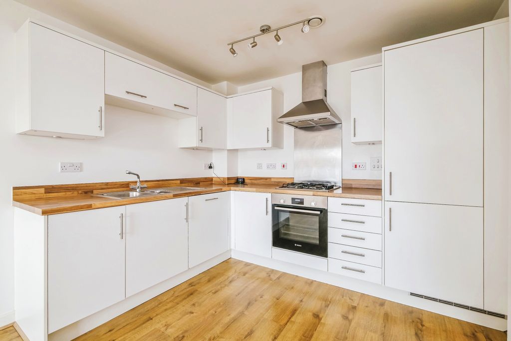Property photo 1 of 15 Kitchen