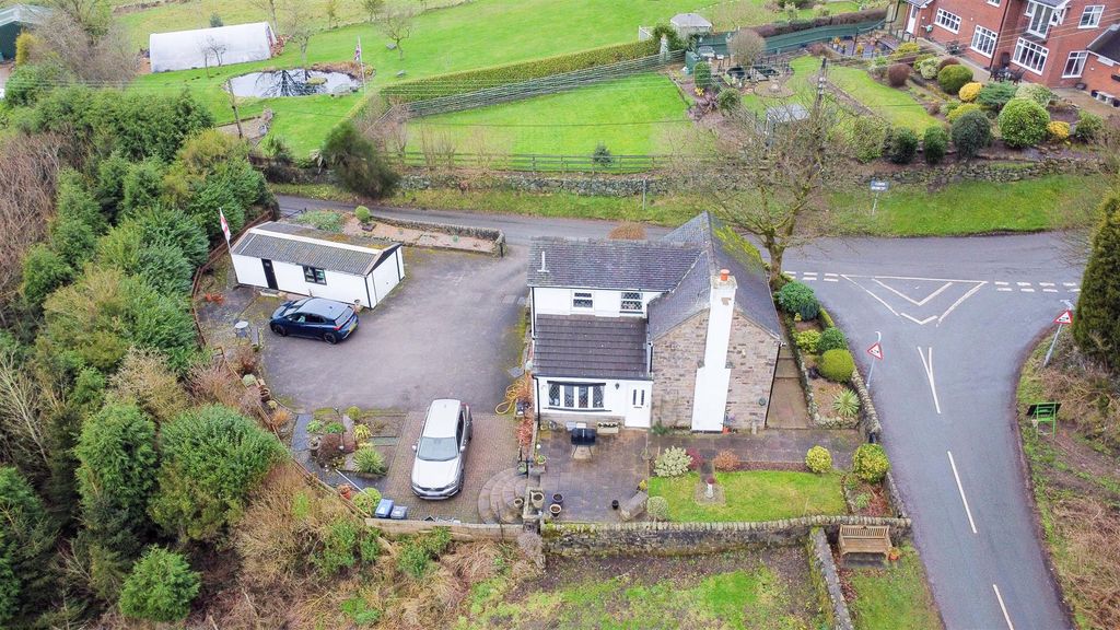 Property photo 2 of 31