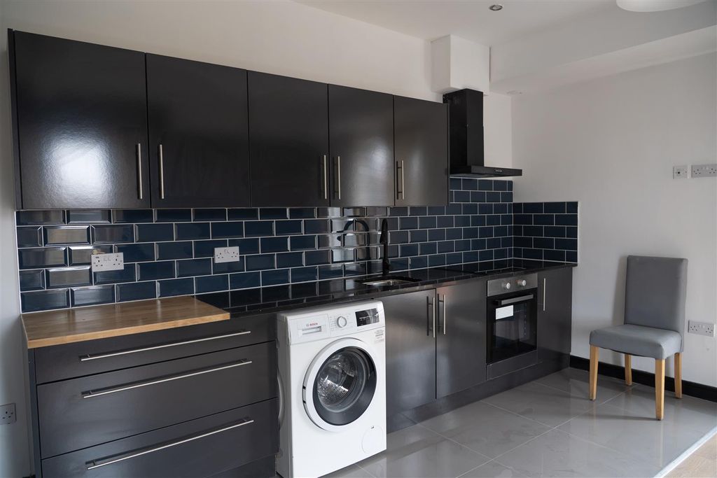 Property photo 3 of 7 72-Dsc05522.Jpg