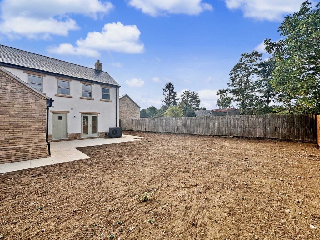 Property photo 2 of 21