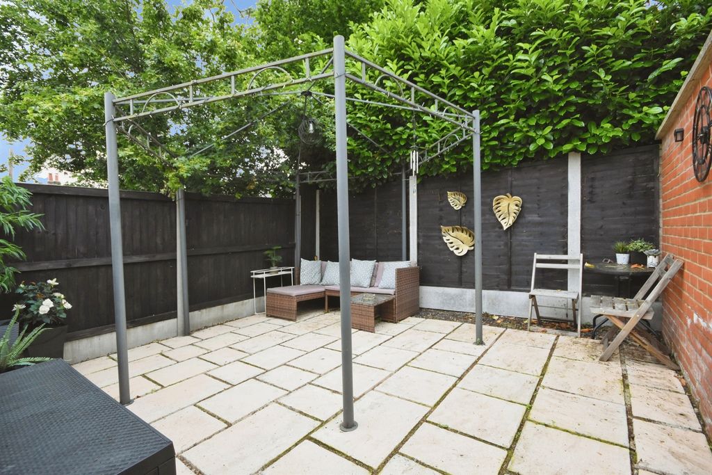 Property photo 3 of 18