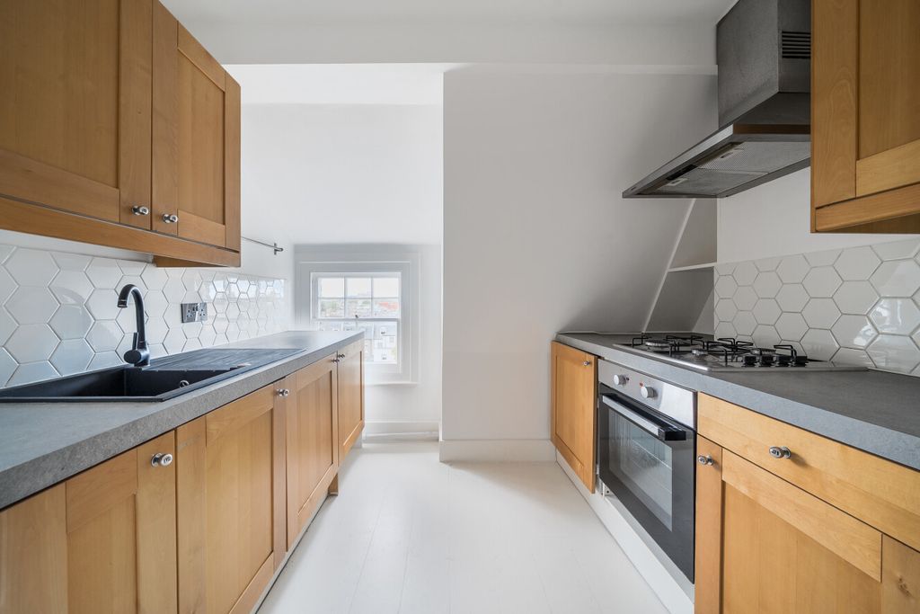 Property photo 2 of 13 1531067-27-6Ac90c...